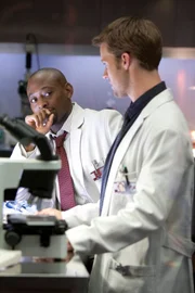 L-R: Dr. Eric Foreman (Omar Epps) und Robert Chase (Jesse Spencer)