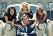 Steve Austin (Lee Majors), Major Kelly Wood (Farrah Fawcett, M.)