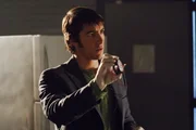 In dem fast völlig zerstörten Gebäude findet Ryan (Jonathan Togo) Hinweise darauf, dass das Opfer mit dem Bau einer Bombe beschäftigt war.