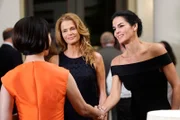 V.l.: Tess Gerritsen (rückansicht), Samantha Caspary (Serena Scott Thomas), Jane Rizzoli (Angie Harmon)