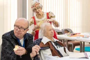 Horst, Eva und Maly (r.) Die Verwendung des sendungsbezogenen Materials ist nur mit dem Hinweis und Verlinkung auf TVNOW gestattet.