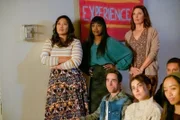 (hinten v.l.n.r.) Mary Wagner (Mary Sohn); Stef Duncan (Lyric Lewis); Michelle Jones (Jean Villepique)