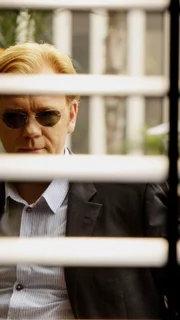 Horatio (David Caruso) muss mit seinem Team den Mord an einem Hotelgast aufklären, der offensichtlich reihenweise Frauen beraubt hat.