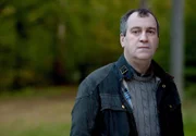 ARD KOMMISSAR WALLANDER - VOR DEM FROST (wallander - before the frost), S/GB/D 2012, Regie Charles Martin, am Sonntag um 21:45 Uhr und um 01:05 Uhr im Ersten. Wallanders Kollege Stefan Lindeman (Mark Hadfield) hat alle Hände voll zu tun.