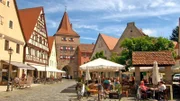 Gebeizter Saibling mit Fenchelsalat - Gasthaus Keidenzeller in Keidenzell.; Ansicht der Kaiserburg in Nürnberg.; Hirschmedaillon mit Kräuterseitlingen - Gasthaus Zirbelstube in Nürnberg.; Ansicht des Hersbrucker Tores in Lauf an der Pegnitz.