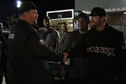 Kye Kelley and Scott Taylor shake hands before their race.