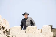 Father Brown (Mark Williams) kommt bei den Ermittlungen trotz Höhenangst nicht umhin, den Turm, von denen die Mordopfer gefallen sind, selbst zu betreten.