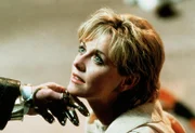 Carter (Amanda Tapping) berichtet Seth wie in Trance, dass die Tokra sie geschickt haben. Seth ist ausser sich...