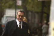 Als ein Polizist in angeblicher Notwehr ein 14-Jähriges Gangmitglied erschießt, löst das in der Gemeinde heftige Diskussionen aus. Kann Frank (Tom Selleck) die Wogen glätten?