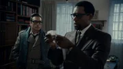 Oliver Tambo (Orlando Jones, r.)