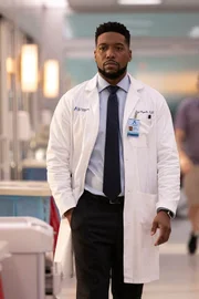 Dr. Floyd Reynolds (Jocko Sims)
