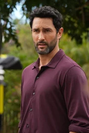 Jesse Boone (Noah Mills)
