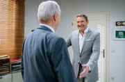 Werner und Christoph sind hocherfreut, als sie erfahren, dass der Fürstenhof wieder in die Top 500 aufgenommen wird.