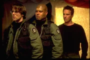 L-R: Dr. Daniel Jackson (Michael Shanks); Teal'c (Christopher Judge); Colonel Jack O'Neill (Richard Dean Anderson)
