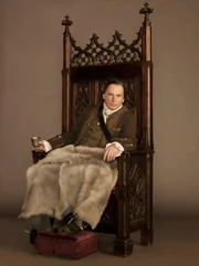 Colum MacKenzie (Gary Lewis)