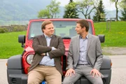 Die Rosenheim-Cops ermitteln: Kommissar Sven Hansen (Igor Jeftic, r.) und Kollege Tobias Hartl (Michael A. Grimm, l.).