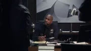 Als Leiter der internen Abteilung hat Commander Percy West (Michael Beach) nur einen Job: die Schuldigen zur Rechenschaft ziehen.