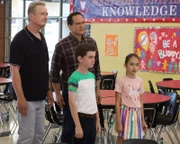 (v.l.n.r.) Bill Doty (Ryan Stiles); Greg Otto (Diedrich Bader); Franklin (Evan O'Toole); Anna-Kat Otto (Julia Butters)
