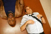 Langsam wirkt das Vicodin nicht mehr. Foreman (Omar Epps, l.) und Taub (Peter Jacobson, r.) kommen von ihrem Trip herunter und reden offen miteinander ...