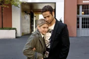 Anna (Jeanette Biedermann, l.) und Jannick (Mike Adler, r.) versöhnen sich.