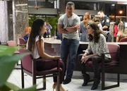 (v.l.n.r.) Jenny (Taiana Tully); Junior Reigns (Beulah Koale); Tani Rey (Meaghan Rath)