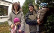 Anette und Thorsten, sowie Töchterchen Ronja und der kleine Birk erwarten das Zuhause im Glück-Team schon sehnsüchtig.