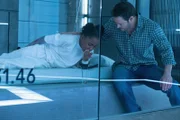 Amy Bellafonte (Saniyya Sidney, l.); Brad Wolgast (Mark-Paul Gosselaar, r.).