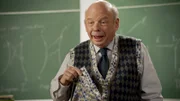 Wallace Shawn (Dr. John Sturgis).