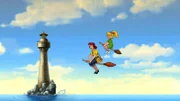 Bibi (r.) und ihre Mutter (l.) fliegen zum Hexenkongress.