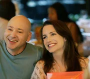 Die Vorbereitungen zur Hochzeit verlaufen für Harry (Evan Handler, l.) und Charlotte (Kristin Davis, r.) nicht so reibungslos wie erhofft ...