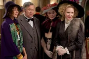 Undine Adams (Christiane Paul), Gustaf Schadt (Thomas Thieme), Alma Schadt (Maria Ehrich), Ottilie Schadt (Sunnyi Melles)