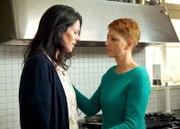 IN ALLER FREUNDSCHAFT FOLGE 637, "Gegen alle Regeln". Pia Heilmann hat bemerkt, dass Elena Eichhorn bedrückt ist.