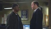 Danny (Donnie Wahlberg, r.) ist Geschworener im Mordprozess gegen Deshawn Williams (J.Mallory McCree, l.). Dort entwickelt er sich zum einzigen Fürsprecher des 18-Jährigen ...