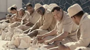 Nelson Mandela (Laurence Fishburne, 2.v.r.)