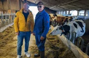 Tobias Kämmerer mit Winfried in der Kuhle Jule in Pfungstadt.
