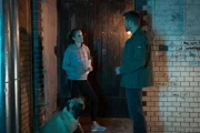L-R: Rocky; Dr. Sarah Werneburg (Nora Huetz); Elias Decker (Jens Atzorn)