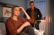 Joe Beyer (Robert Lohr) macht sich Sorgen um seine Frau Melanie (Luise Bähr).