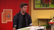 Max Thunderman (Jack Griffo)