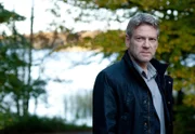 Kommissar Wallander (Kenneth Branagh) sucht nach einem Phantom.