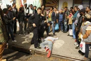 Ein Cop des NYPD erschießt ein scheinbar unbewaffnetes 14-Jähriges Gangmitglied. Können Jamie (Will Estes) und seine Kollegen einen Aufstand in dessen Viertel verhindern?