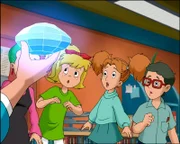 Im Wettstreit von Schubia (l.), Bibi, (2.v.l.), Marita (2.v.r.) und Florian (r.) müssen die beiden Teams einen versteckten "Schatz" - zwei Kopien des Diamanten aus dem Museum - finden.