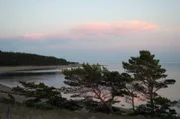 In der Musik des estnischen Komponisten Erkki-Sven Tüür klingen Bilder seiner Heimatinsel Hiiumaa nach: die Dämmerung auf einer Waldlichtung, einsame Strände und die tiefe Ostsee.