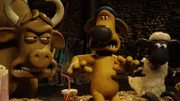 Droht Ärger für Shaun und Bitzer? Der Stier hat schlechte Laune.