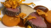 Gebeizter Saibling mit Fenchelsalat - Gasthaus Keidenzeller in Keidenzell.; Ansicht der Kaiserburg in Nürnberg.; Hirschmedaillon mit Kräuterseitlingen - Gasthaus Zirbelstube in Nürnberg.