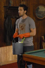 Mac (Rob McElhenney) setzt alles daran, um den verkauften Stoff wiederzubeschaffen und ist sich für nichts zu schade ...