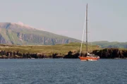 Die schottische Insel Canna ist eine der bevölkerungsärmsten der Hebriden: Auf dem Vulkanfelsen mitten im Nordatlantik wohnen gerade einmal 16 Menschen.