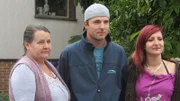 Liane (60), Marc (25) und Janina Reinharz (24) aus Röbel in Mecklenburg-Vorpommern stecken in einer riesigen Familienkrise! Der Grund: Patriarch Fredi (60) hat die gesamte Kelleretage der Familie mit seinem Trödel zugestellt. Und dort herrscht absolutes Chaos.