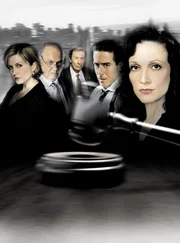 (v.l.): Kelly Gaffney (Amy Carlson),  Arthur Branch (Fred Dalton Thompson), Lennie Briscoe (Jerry Orbach), Hector Salazar (Kirk Acevedo) und Tracey Kibre (Bebe Neuwirth)