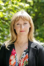 Gabrielle Odinis (Andrea Dillinger).