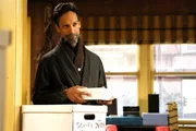 Als ein Würfel, Aufgrund einer Auslosung direkt auf der Kante landet, taucht der böse Doppelgänger von Abed (Danny Pudi) auf. Und er ist nicht der Einzige ...